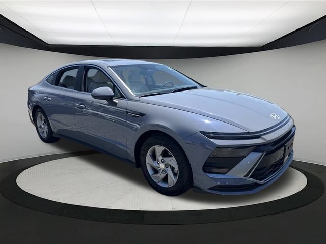 Certified 2025 Hyundai Sonata SE FWD image 2