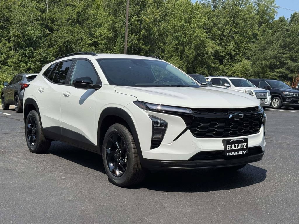 New 2026 Chevrolet Trax LT w/ Driver Confidence Package FWD image 2