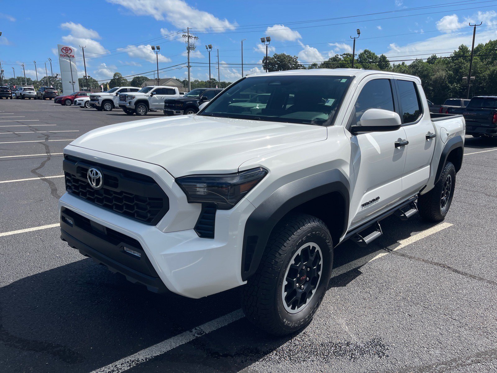 Used 2025 Toyota Tacoma TRD Off-Road AWD/4WD image 3