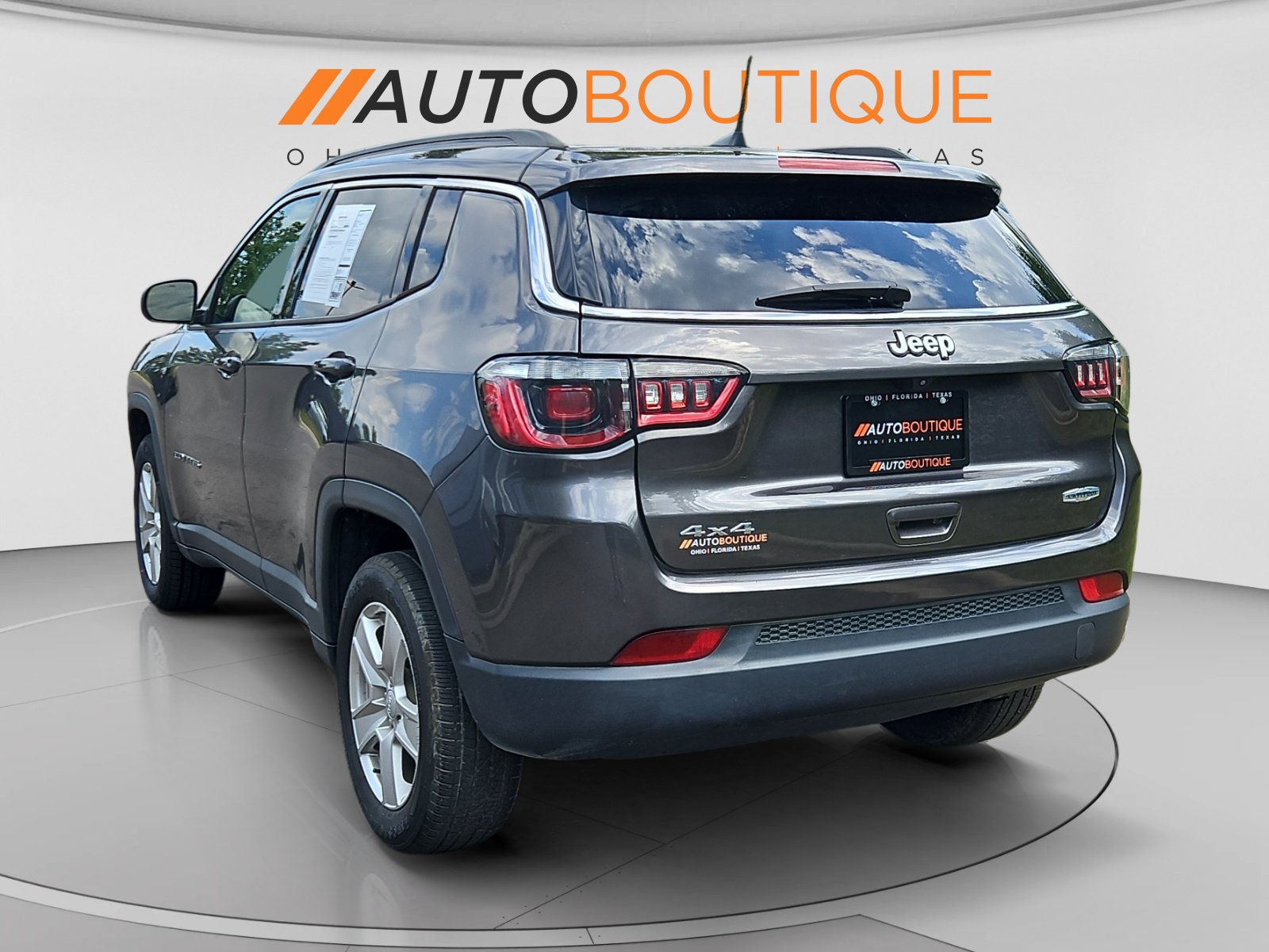 Used 2022 Jeep Compass Latitude AWD/4WD image 3