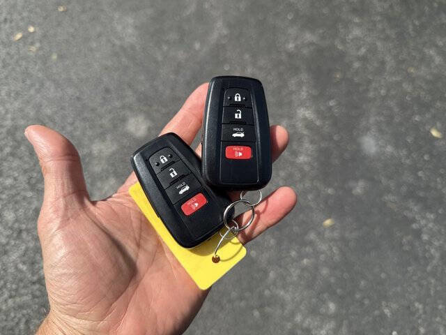 Used 2018 Toyota Camry XLE image 5