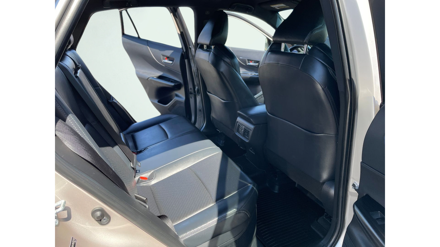 Certified 2021 Toyota Venza XLE w/ Softex Package AWD/4WD image 18