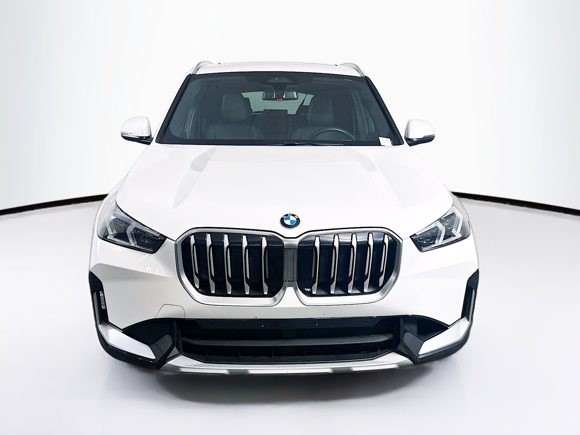 Used 2025 BMW X1 xDrive28i AWD/4WD image 2