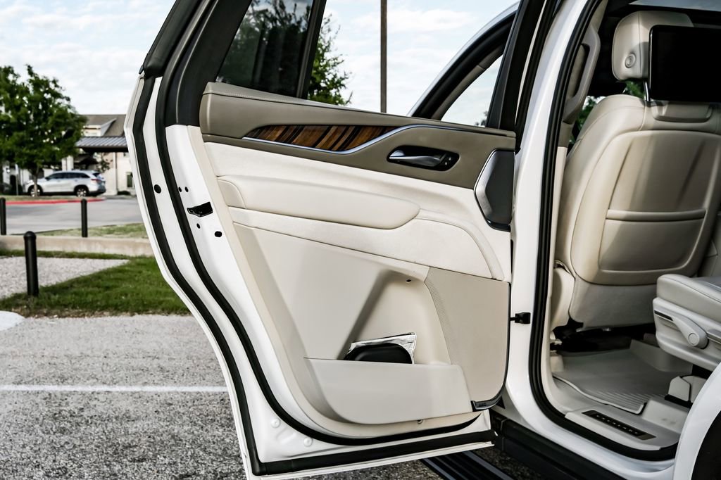 Used 2023 Cadillac Escalade Sport Platinum w/ LPO, ONYX Package image 59