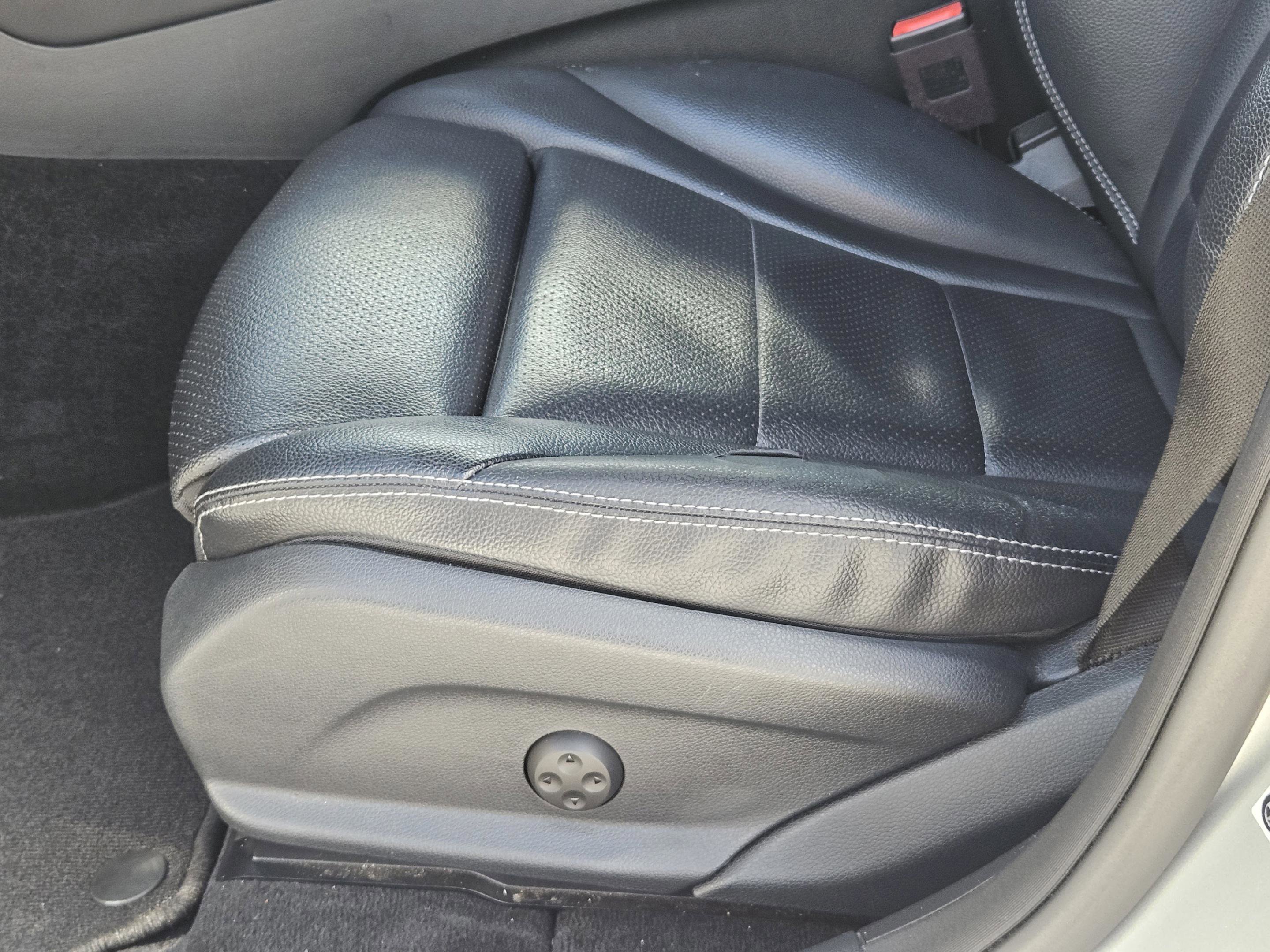Used 2019 Mercedes-Benz GLC 300 4MATIC Coupe image 20