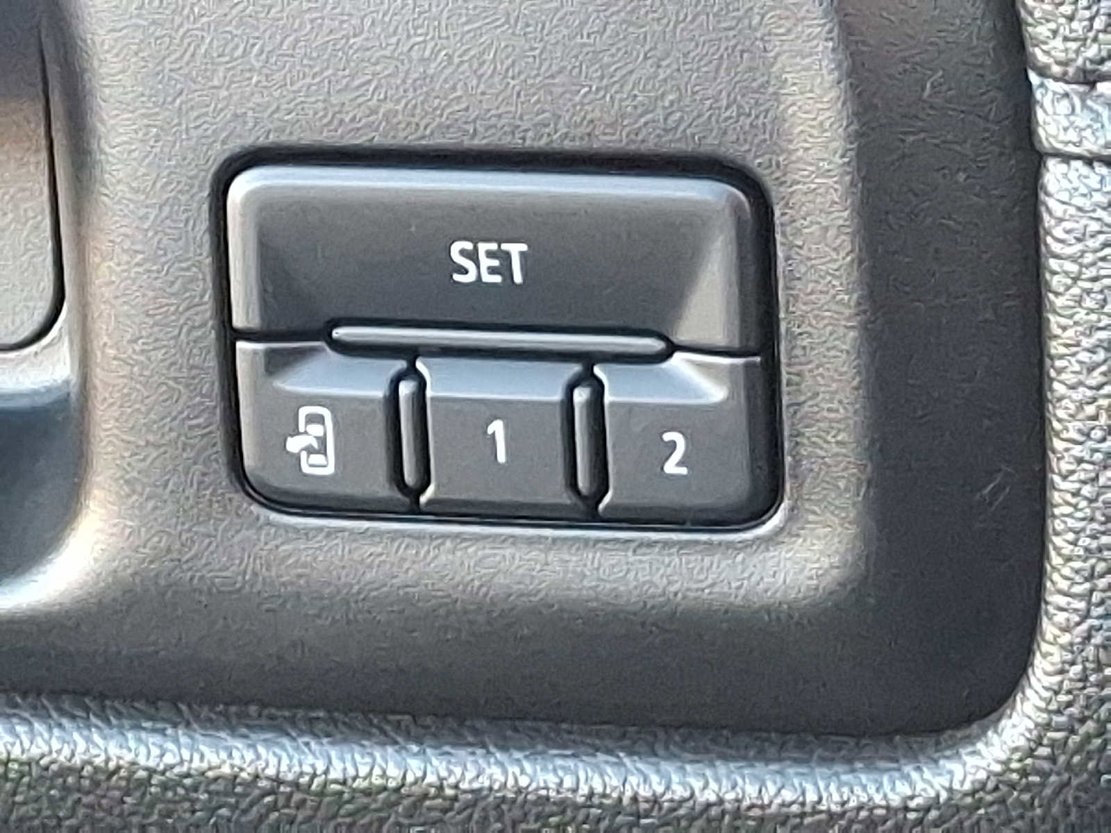 Certified 2021 Chevrolet Silverado 1500 LTZ w/ Safety Package II AWD/4WD image 27