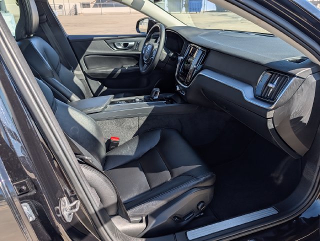 Used 2024 Volvo S60 B5 Core FWD image 9