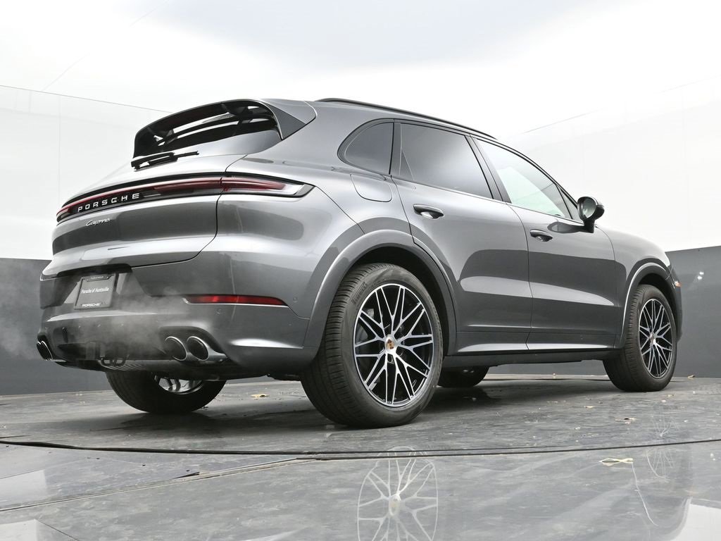 Certified 2025 Porsche Cayenne image 34