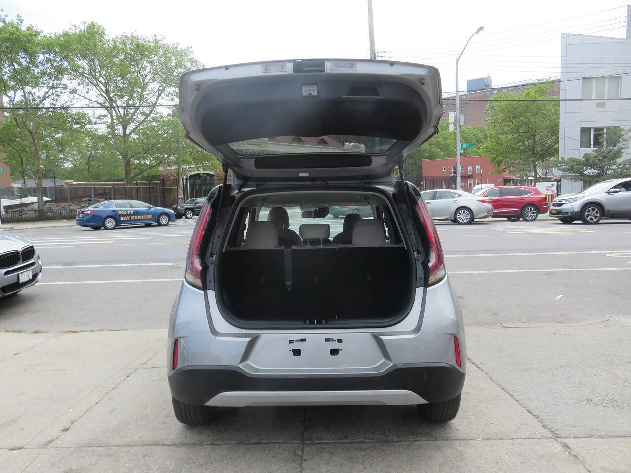 Used 2023 Kia Soul LX w/ LX Technology Package FWD image 21