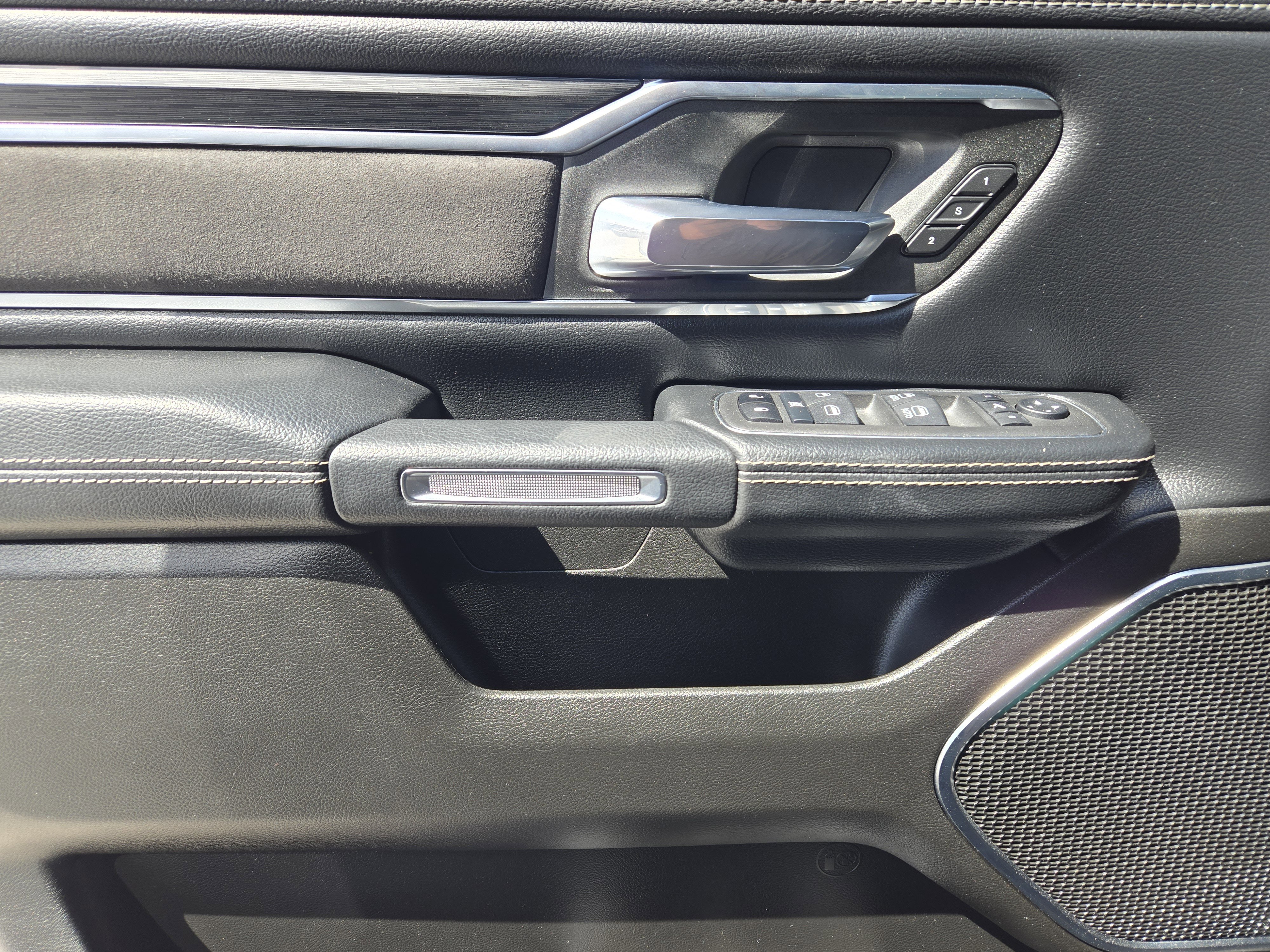 Used 2024 RAM 1500 Laramie image 26