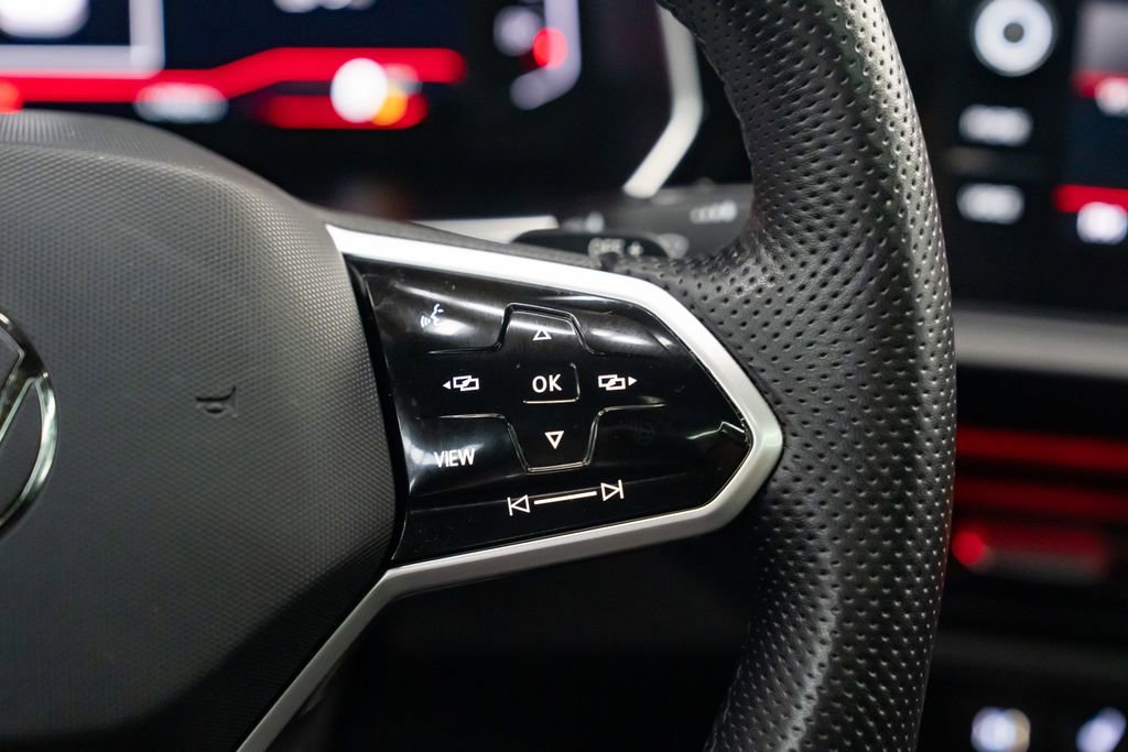 Used 2023 Volkswagen Jetta GLI Autobahn image 15