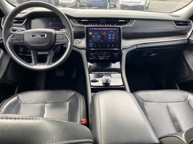 Used 2023 Jeep Grand Cherokee Limited image 5