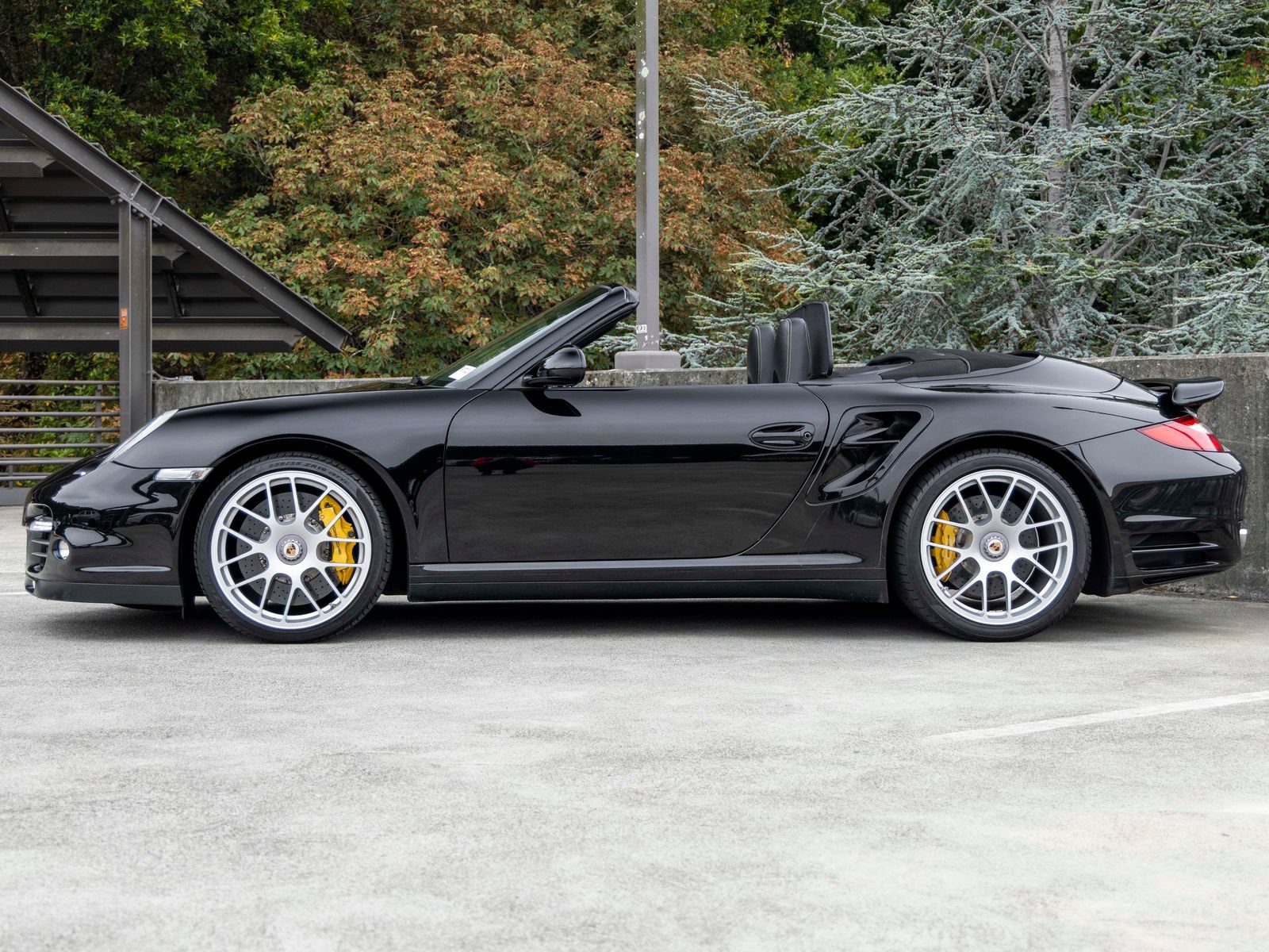 Used 2011 Porsche 911 Turbo S AWD/4WD image 2