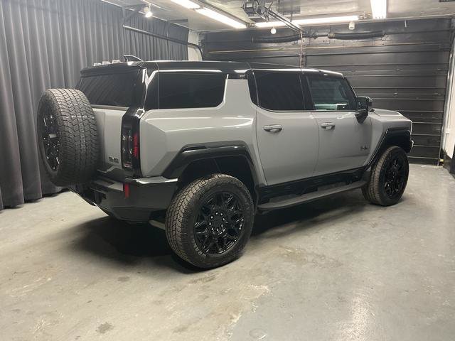 Used 2024 GMC Hummer EV 2X w/ LPO, Illumination Package AWD/4WD image 5