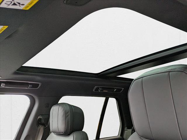 New 2025 Land Rover Range Rover SE image 15