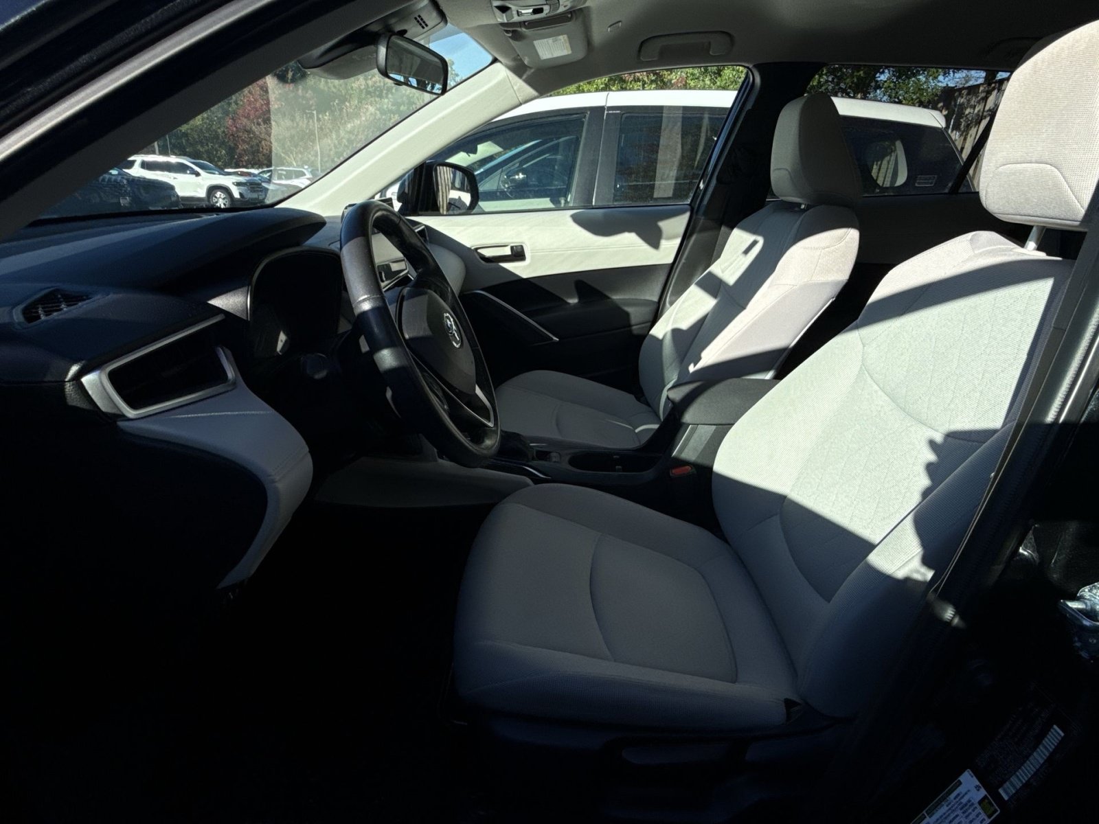 Used 2023 Toyota Corolla Cross LE AWD/4WD image 18