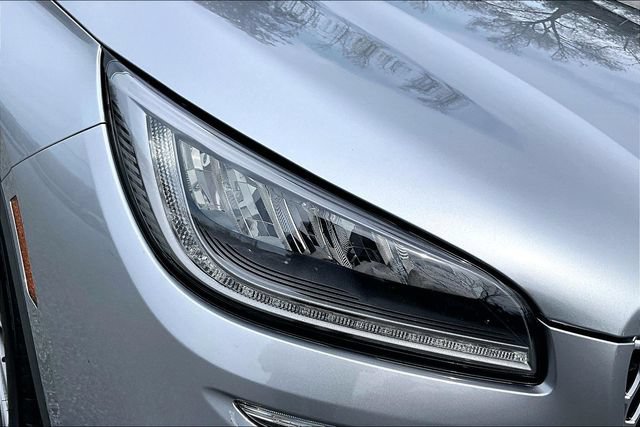 Used 2022 Lincoln Corsair AWD w/ Equipment Group 101A image 33