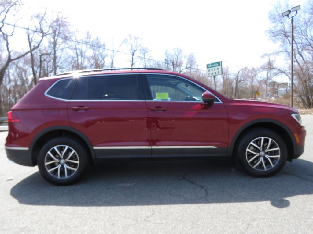 Used 2020 Volkswagen Tiguan SE w/ Panoramic Sunroof Package AWD/4WD image 4