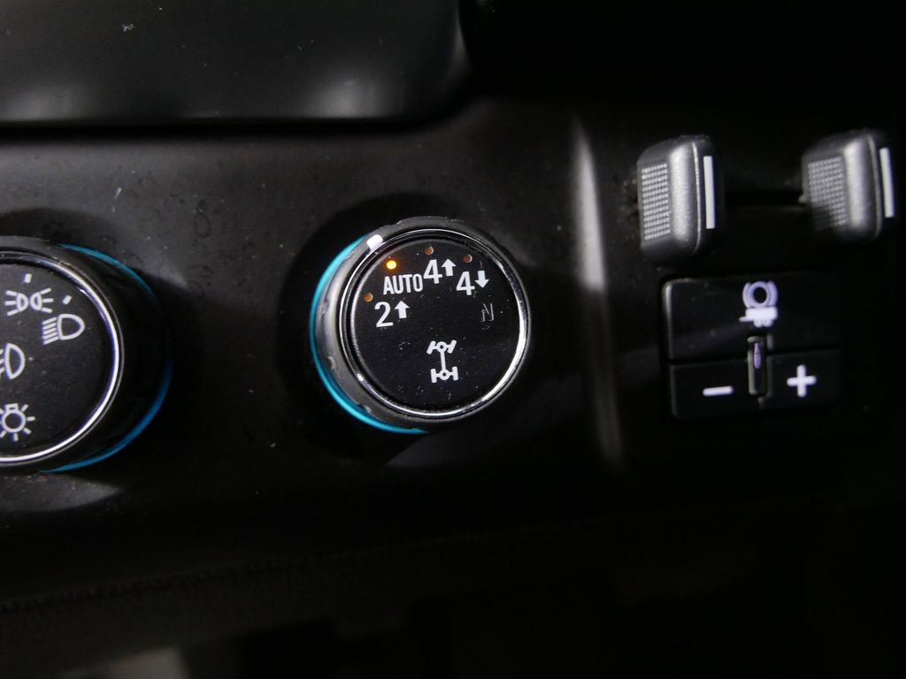 Used 2020 Chevrolet Suburban LT image 17