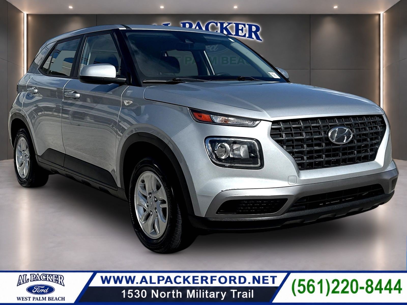 Used 2021 Hyundai Venue SE FWD image 3