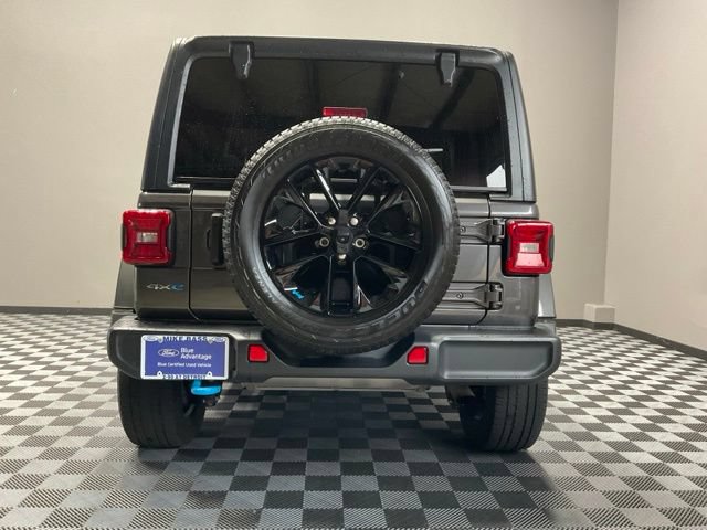 Used 2022 Jeep Wrangler Unlimited Sahara w/ Cold Weather Group AWD/4WD image 10