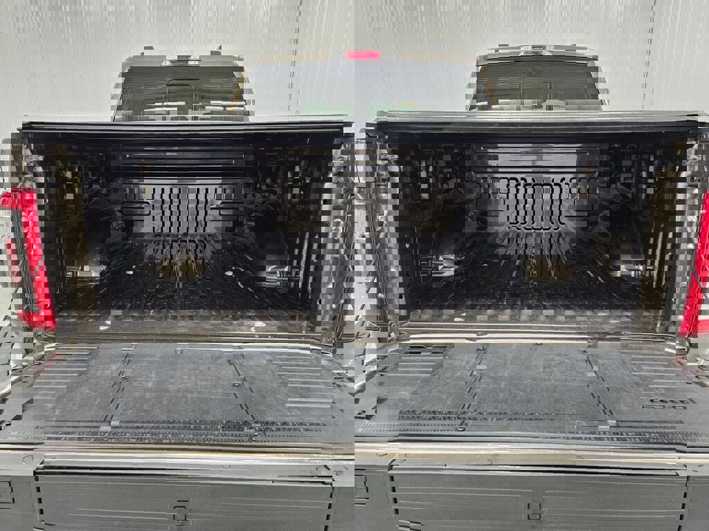 Used 2022 Ford F150 Lariat w/ Equipment Group 502A High image 5