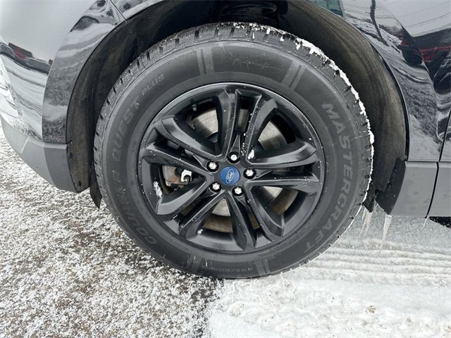 Used 2020 Ford Edge SEL w/ Cold Weather Package image 10