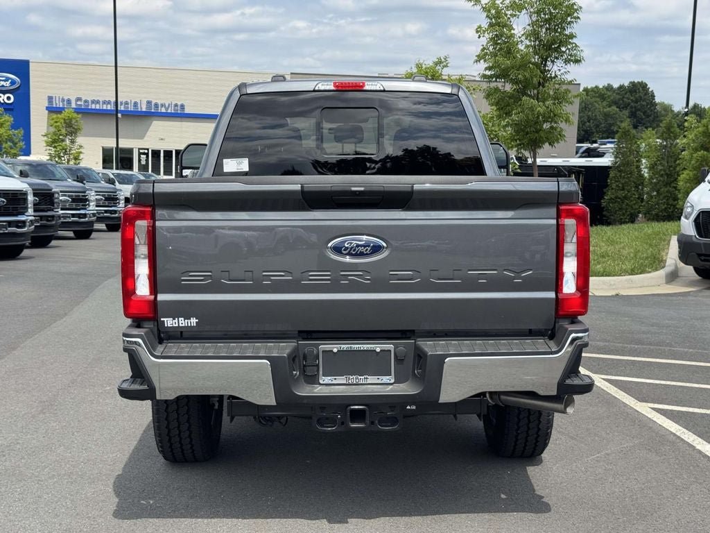New 2026 Ford F250 XLT w/ FX4 Off-Road Package AWD/4WD image 4