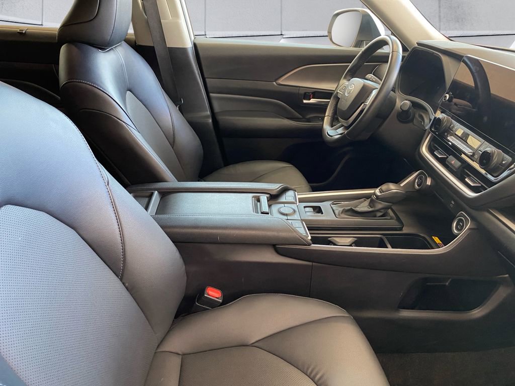 Used 2024 Toyota Grand Highlander XLE image 11