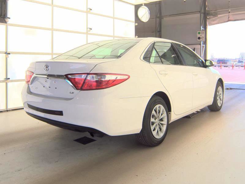 Used 2015 Toyota Camry LE FWD image 6