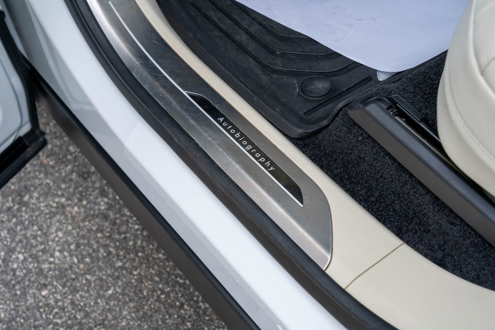 Used 2024 Land Rover Range Rover Autobiography image 17