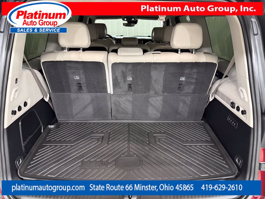 Used 2022 Jeep Wagoneer Series III AWD/4WD image 39