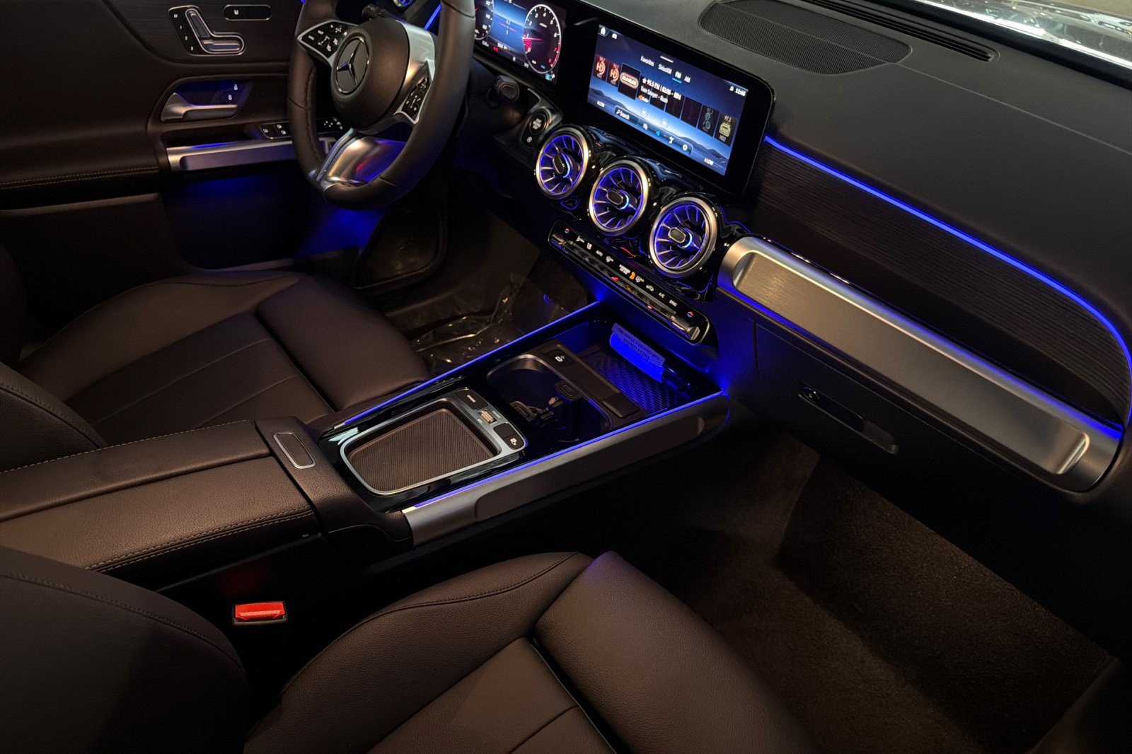 New 2026 Mercedes-Benz GLB 250 image 14