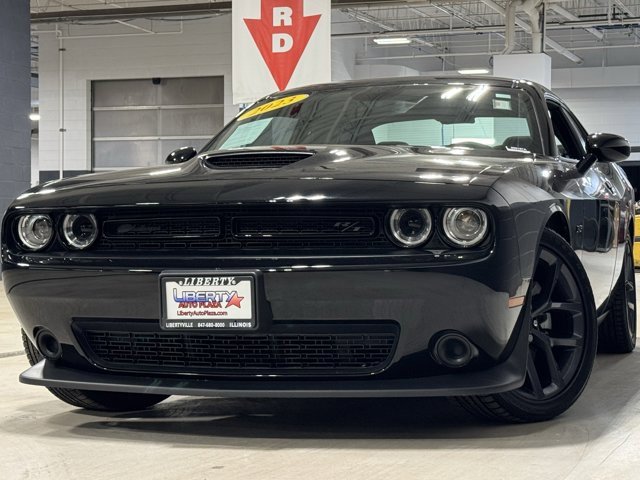 Used 2023 Dodge Challenger R/T w/ Blacktop Package image 37