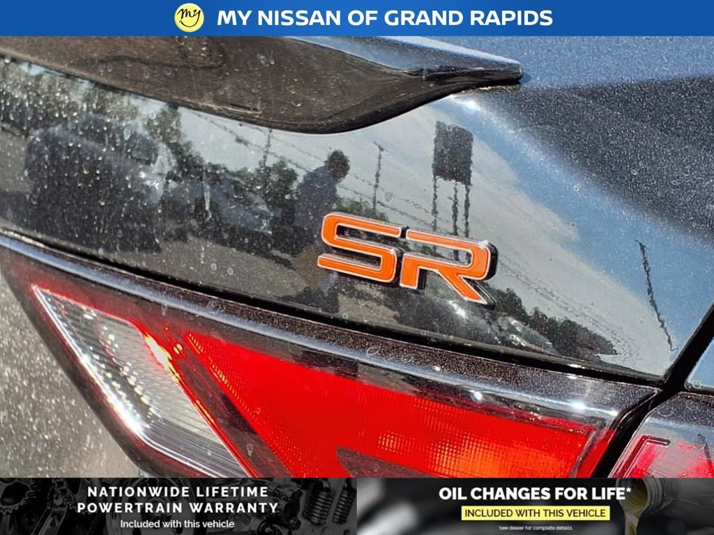 New 2025 Nissan Sentra SR w/ Midnight Edition image 11