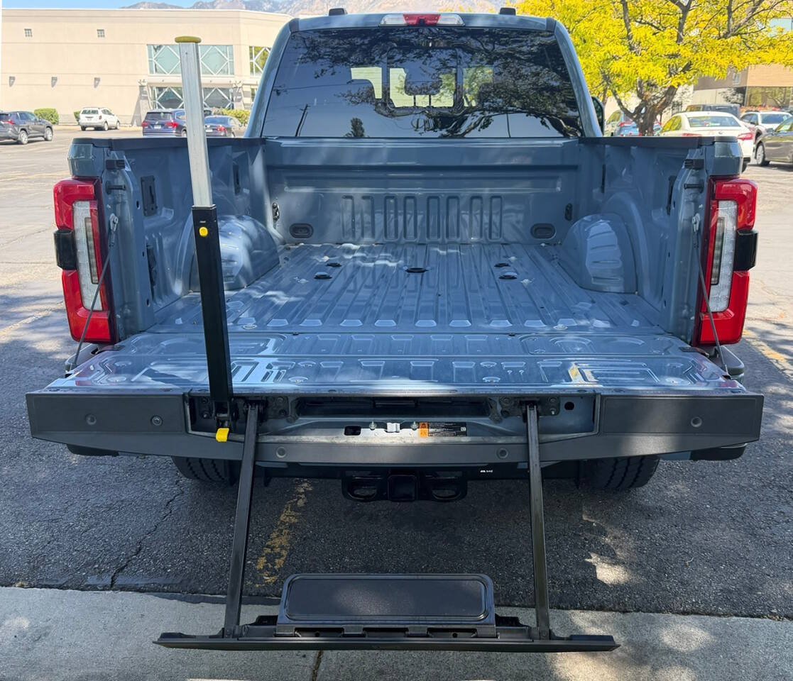 Used 2023 Ford F350 Platinum AWD/4WD image 13