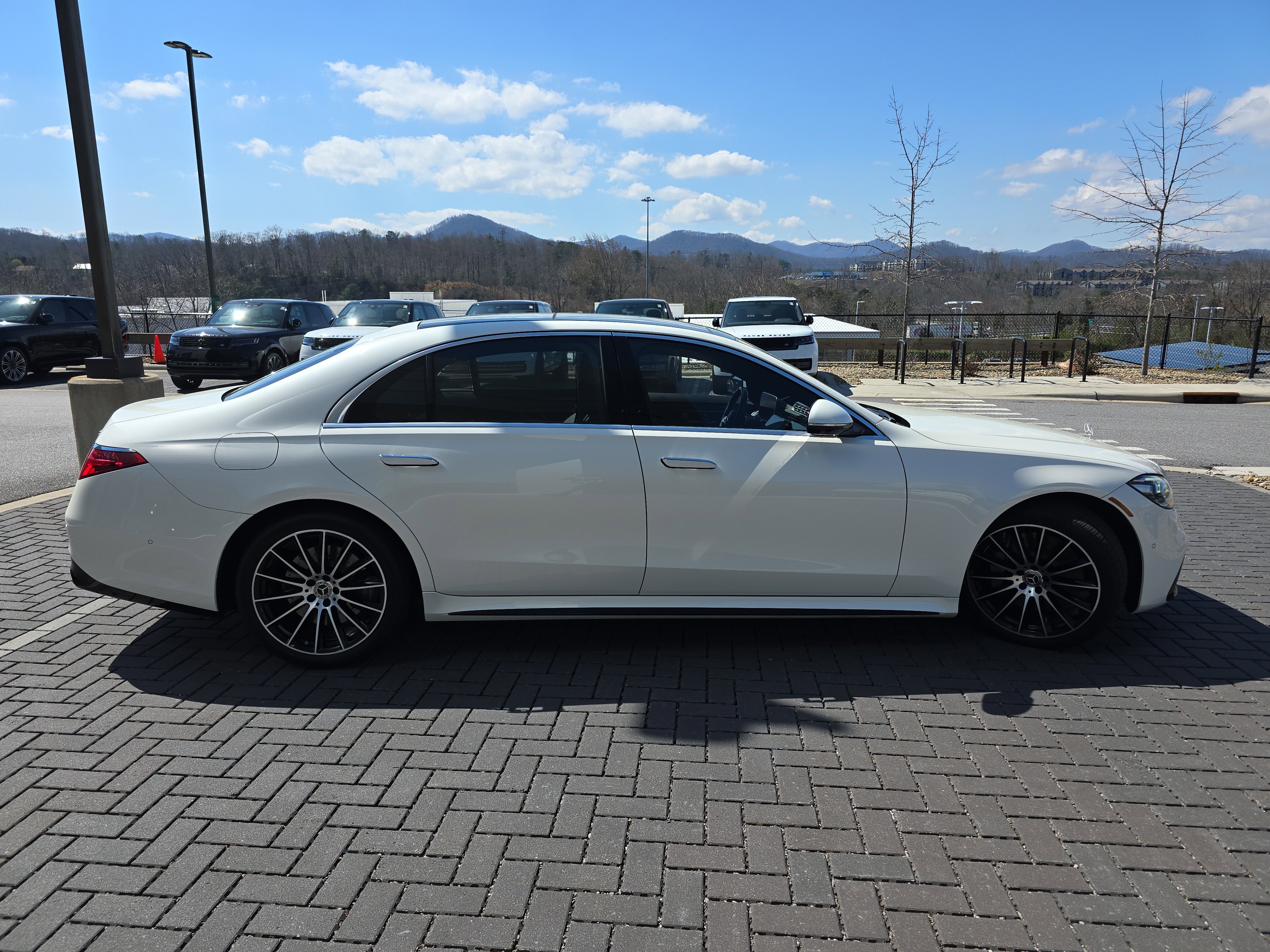 Used 2021 Mercedes-Benz S 580 4MATIC Sedan image 4