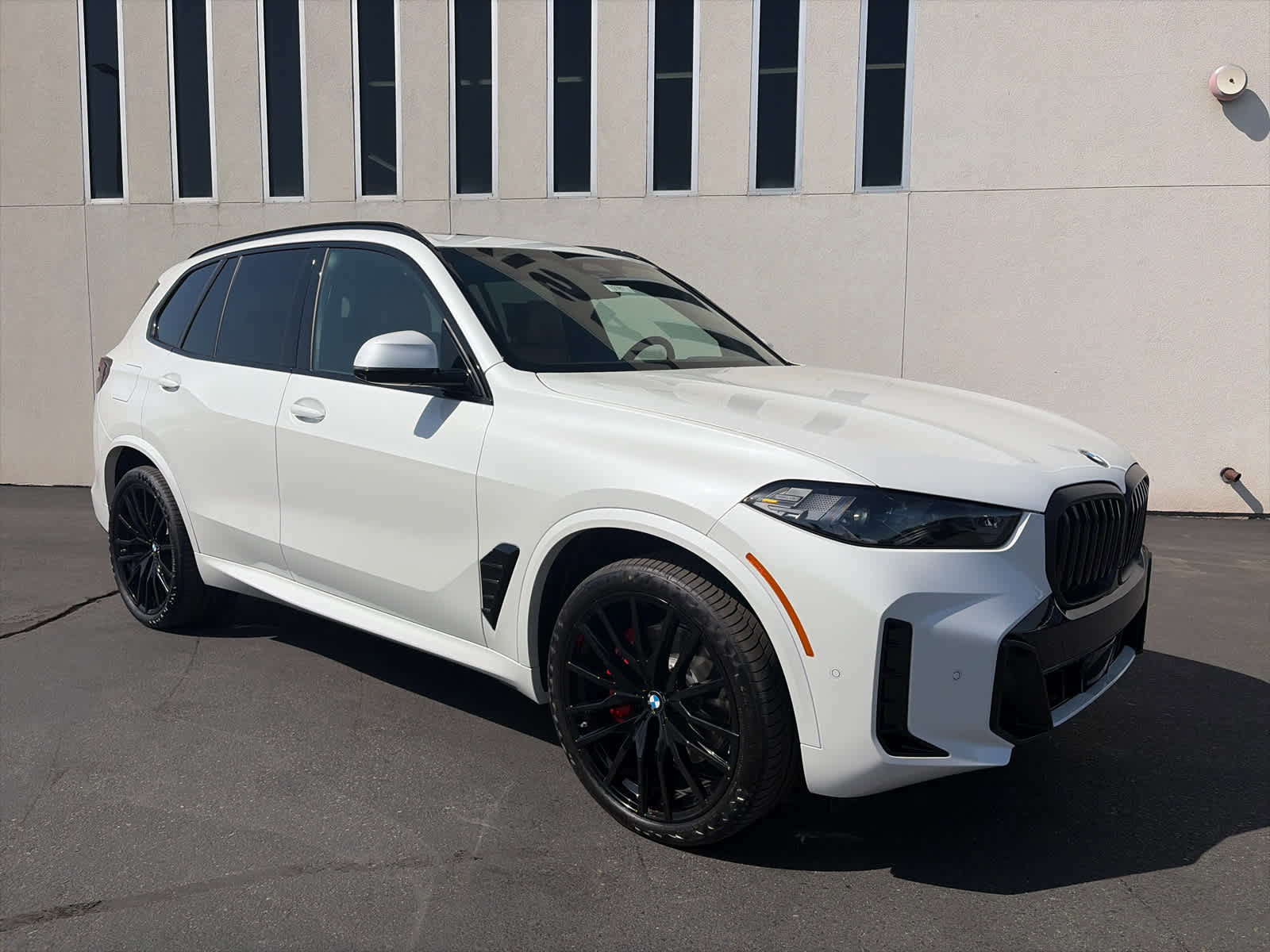 New 2026 BMW X5 sDrive40i w/ M Sport Package RWD image 3