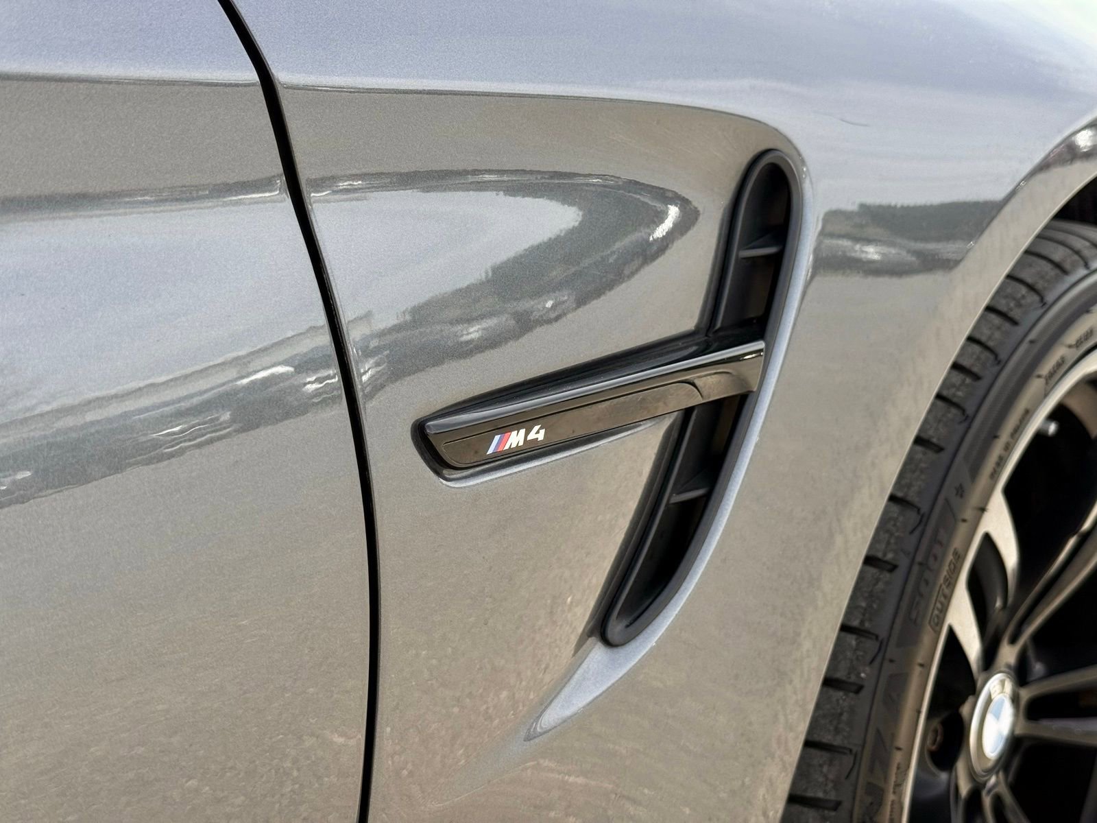 Used 2018 BMW M4 Convertible image 55