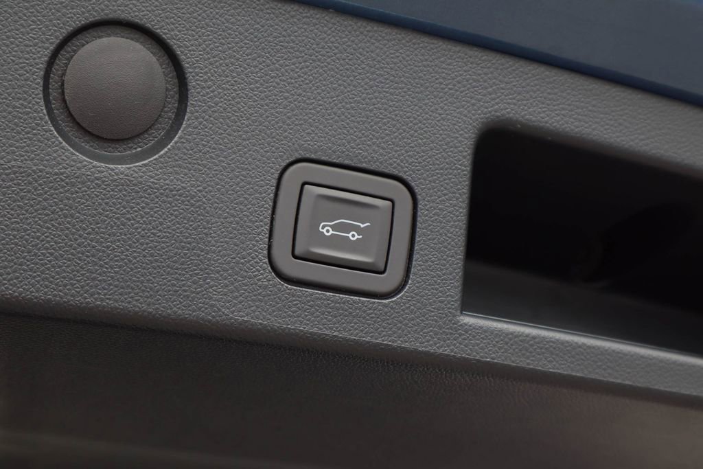 Certified 2026 GMC Terrain Denali AWD/4WD image 28
