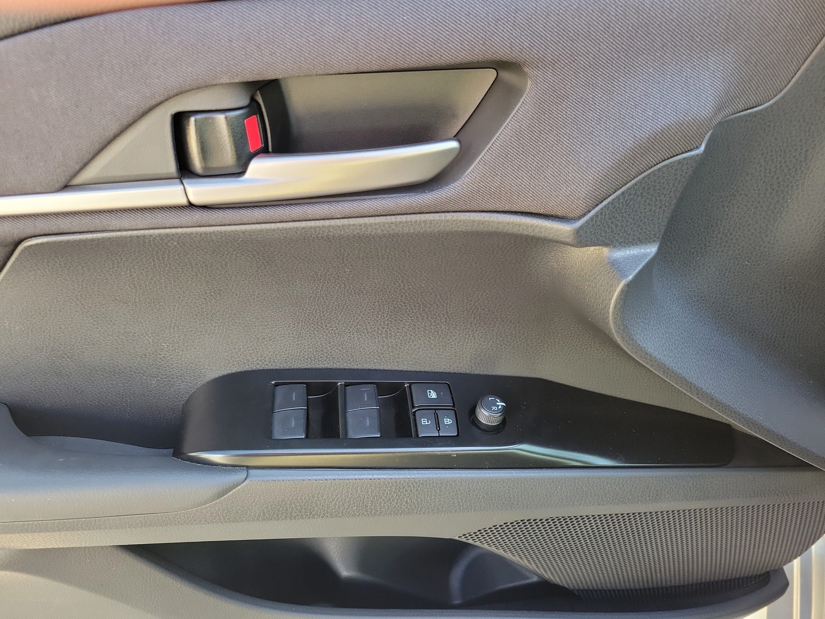 Used 2026 Toyota Camry LE w/ Convenience Package FWD image 7