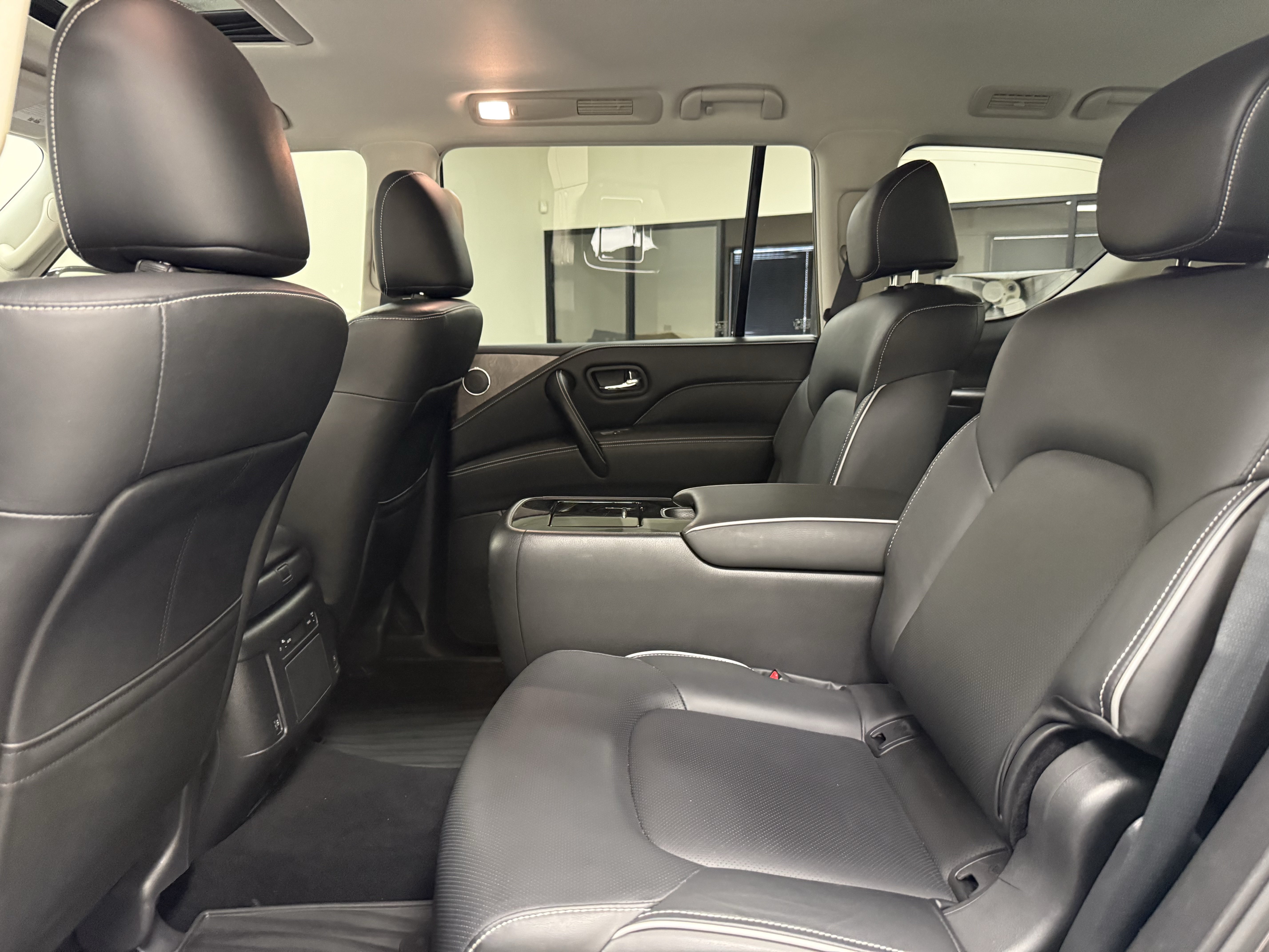 Used 2022 INFINITI QX80 Premium Select w/ All-Season Package RWD image 14