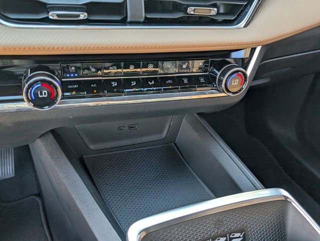 Used 2025 Chevrolet Equinox ACTIV w/ Safety and Technology Package image 29