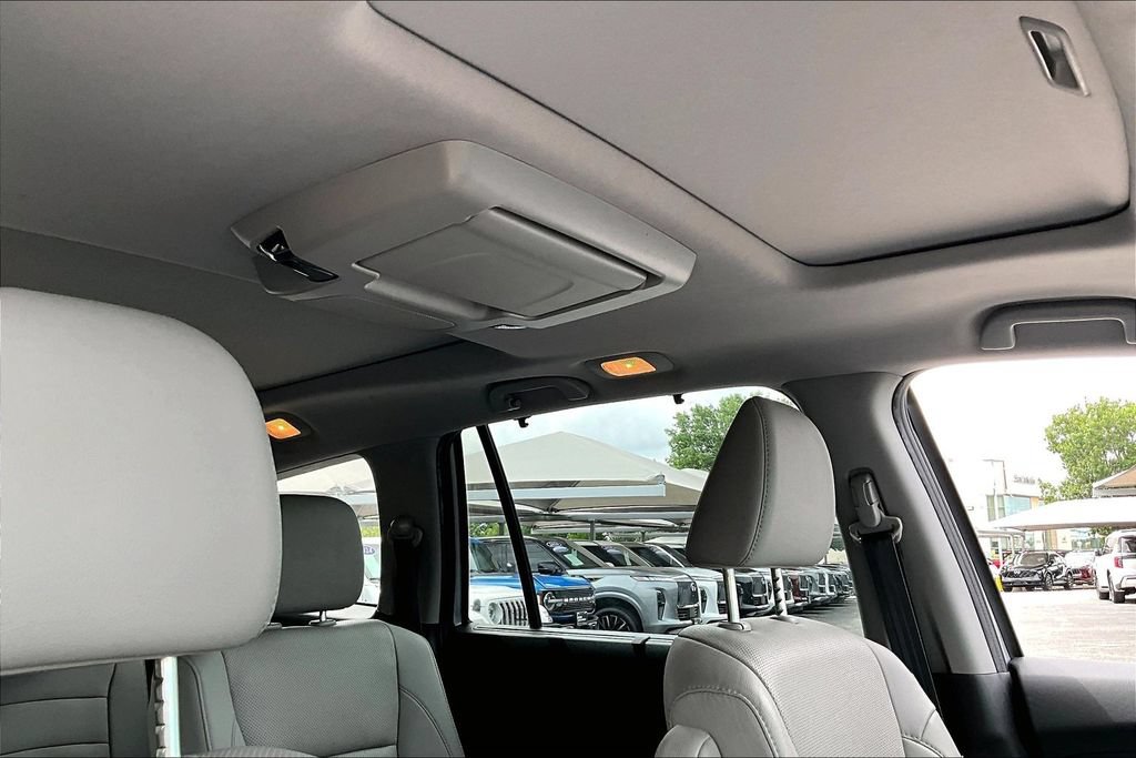 Used 2020 Honda Pilot Elite image 23