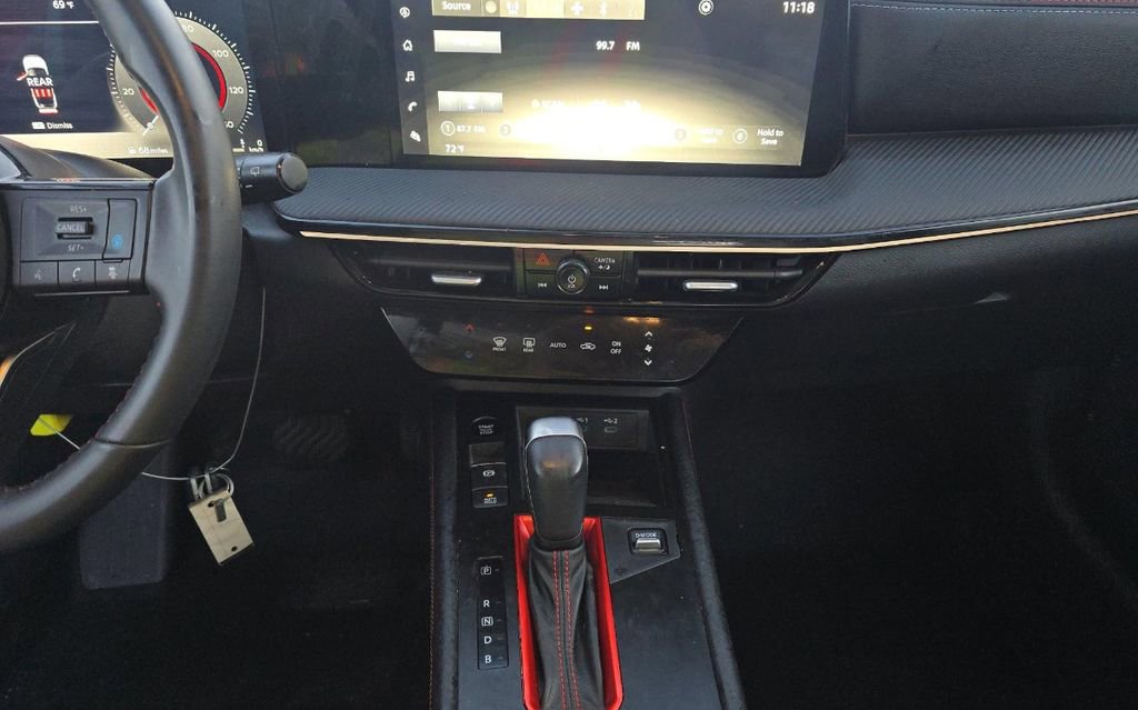 Used 2025 Nissan Kicks SR FWD image 10