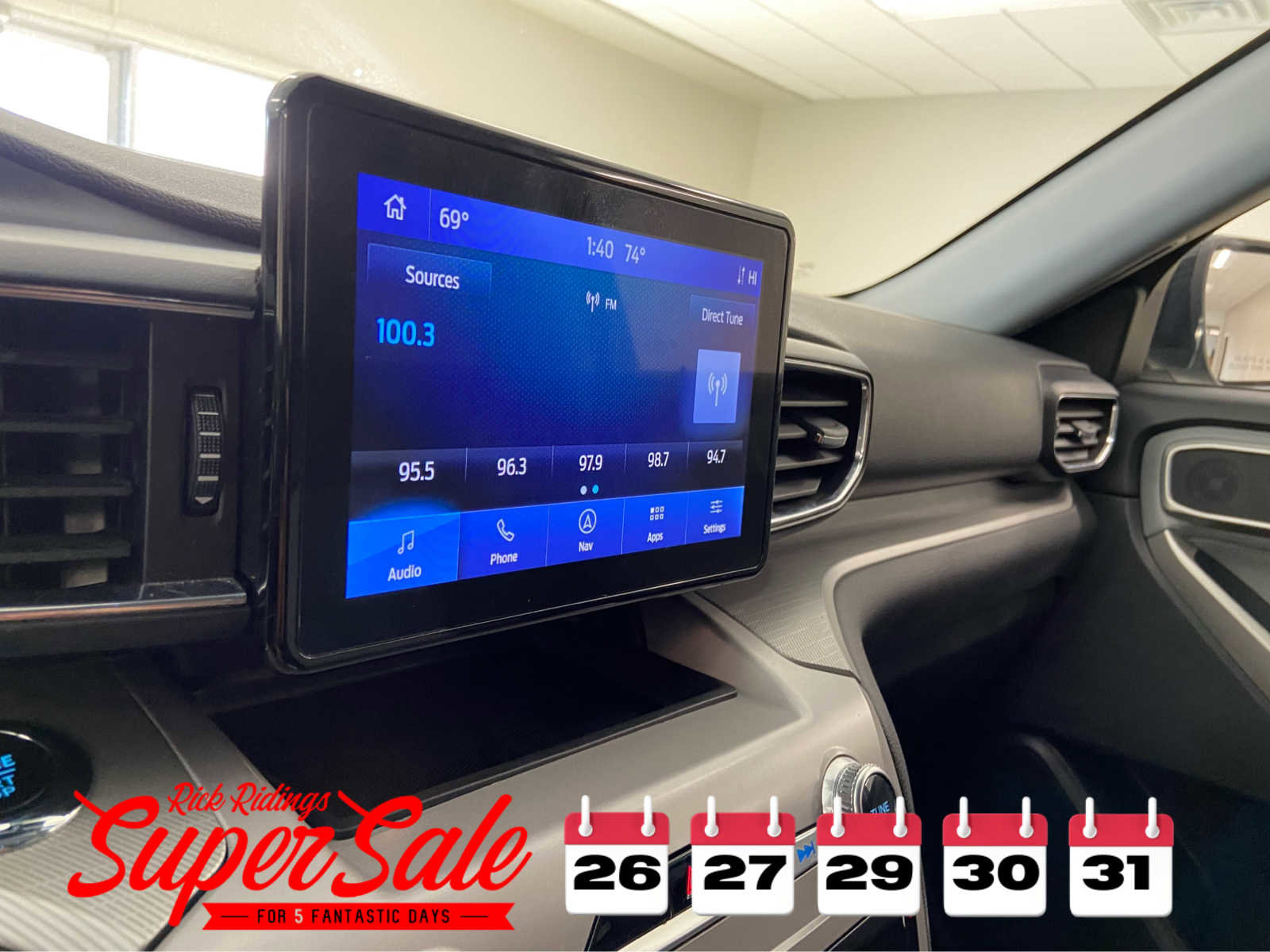 Used 2023 Ford Explorer XLT w/ Equipment Group 202A image 29