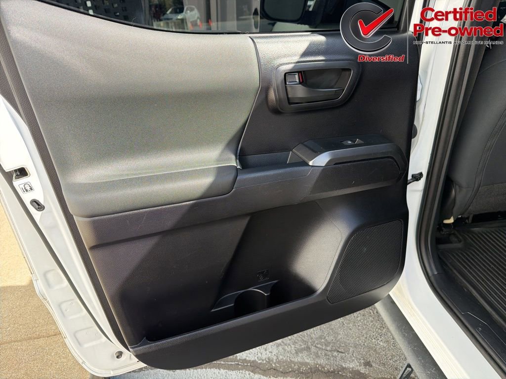 Used 2020 Toyota Tacoma TRD Off-Road AWD/4WD image 38