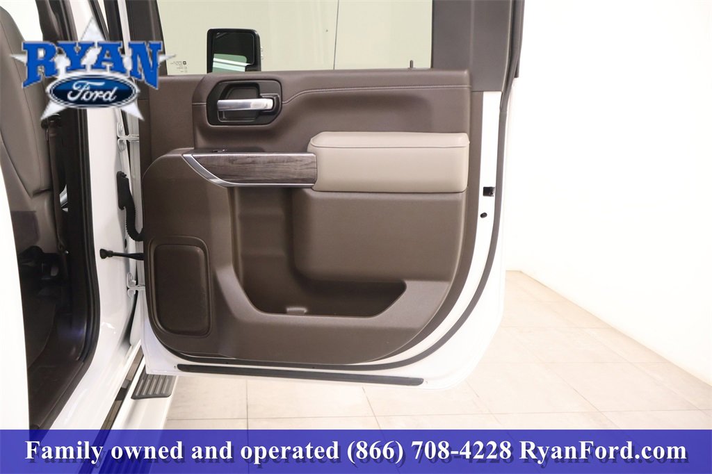 Used 2022 Chevrolet Silverado 2500 LTZ w/ LTZ Convenience Package image 13