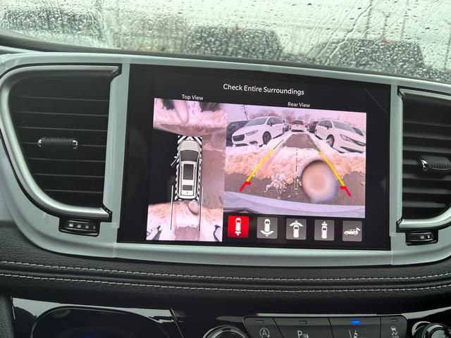 New 2026 Chrysler Pacifica Limited w/ Uconnect Theater Family Group image 18