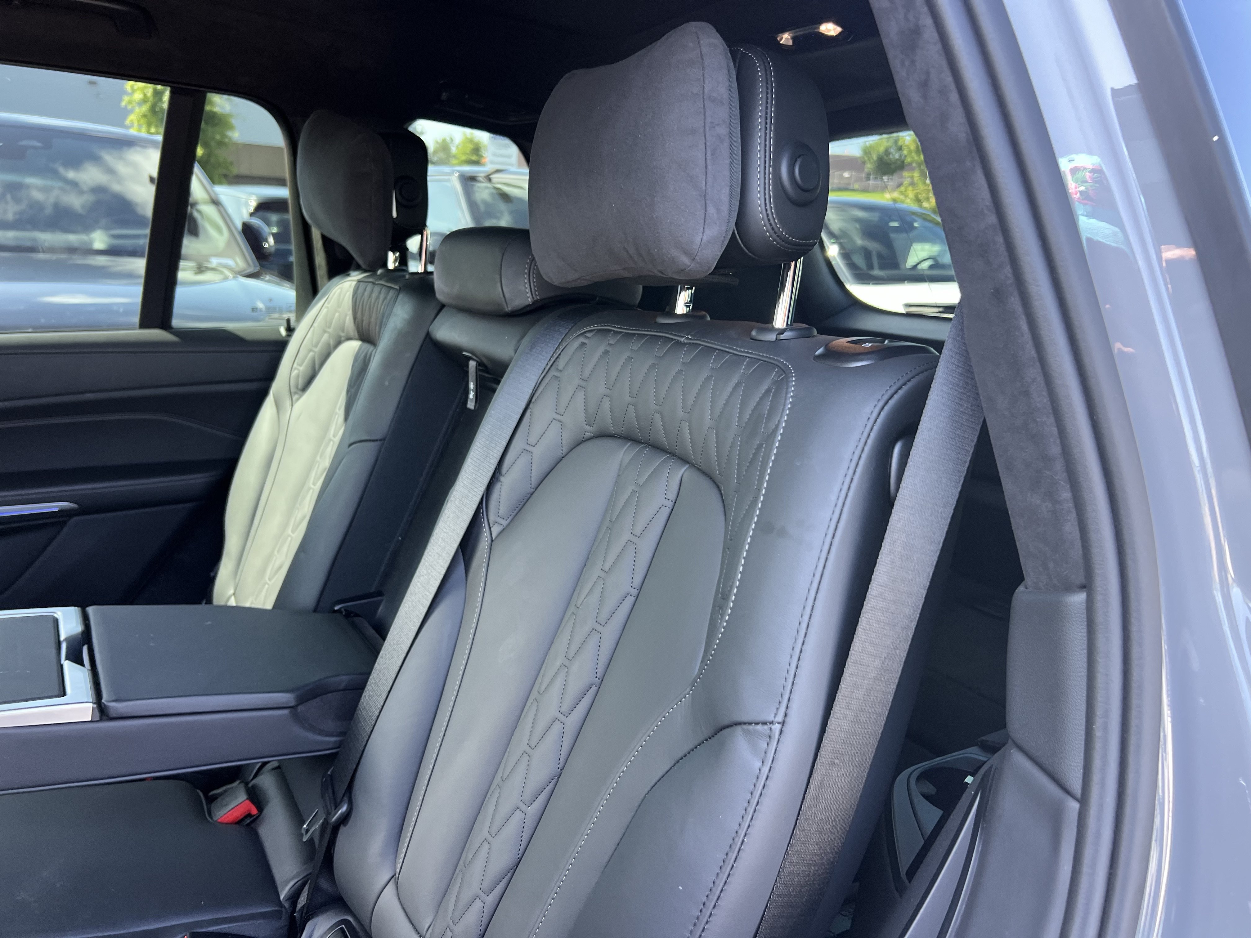 Used 2024 BMW X7 M60i w/ Executive Package AWD/4WD image 31